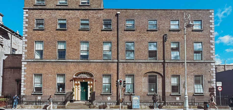 Gardiner House Hostel in Dublin Exterior of a Georgian Building